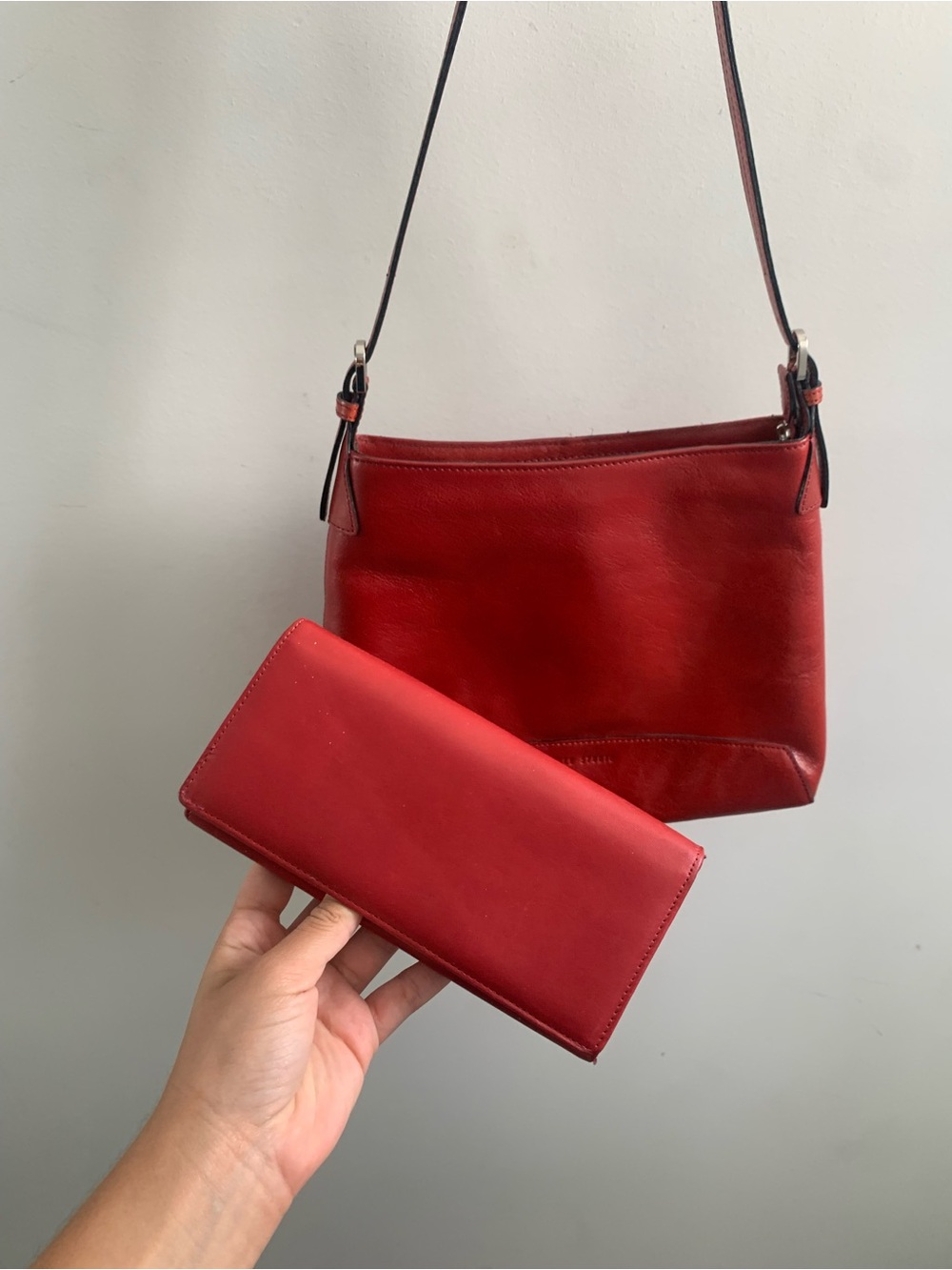 Wilsons Leather Red Leather Shoulder Bag with Single Strap - Picture 6 of 9